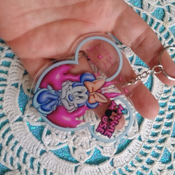 Minnie mouse keychain - Picture 2 of 5